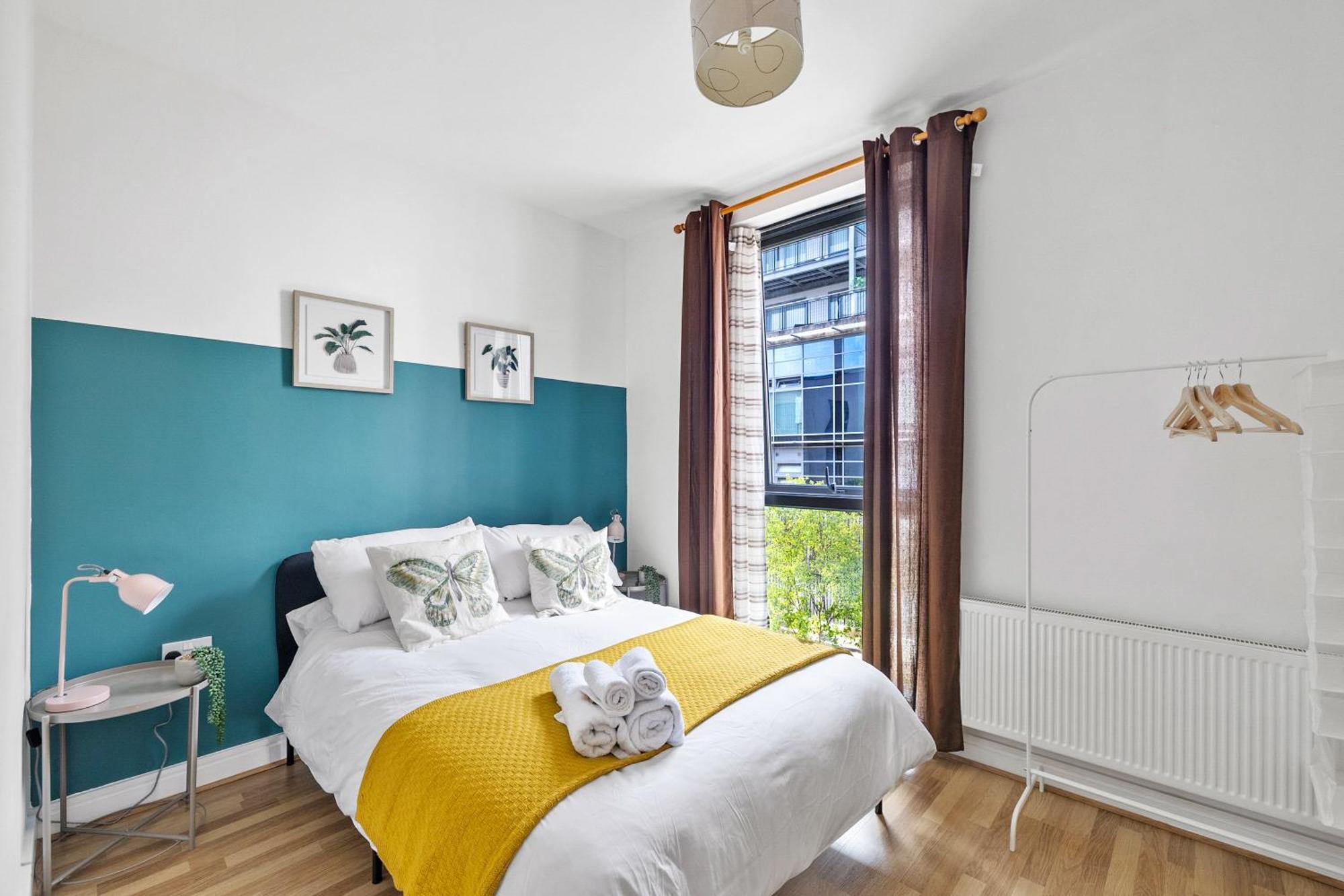 Spacious House By Quay - Sleeps 7 - Free Parking Plymouth Esterno foto